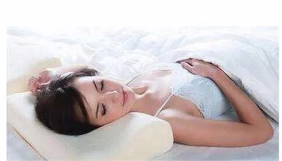 爱燃情感：夫妻睡觉时会做的7个“坏动作”，你一定做过！